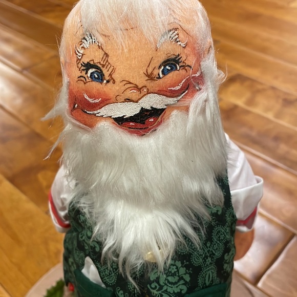 Annalee Vintage Santa leaning against stovepipe - Picture 2 of 5